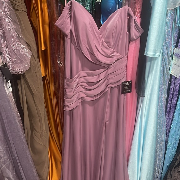 New with tags evening gown - Picture 3 of 5